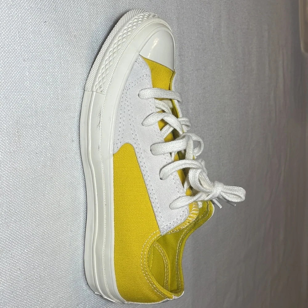 Converse CHUCK 70 Sneakers Low Top Yellow Egret Suede
